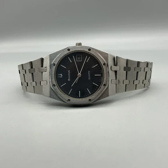 Vintage Bulova Royal Oak Men Watch 35mm Gray Waffle 1981 Date New Battery 7.75